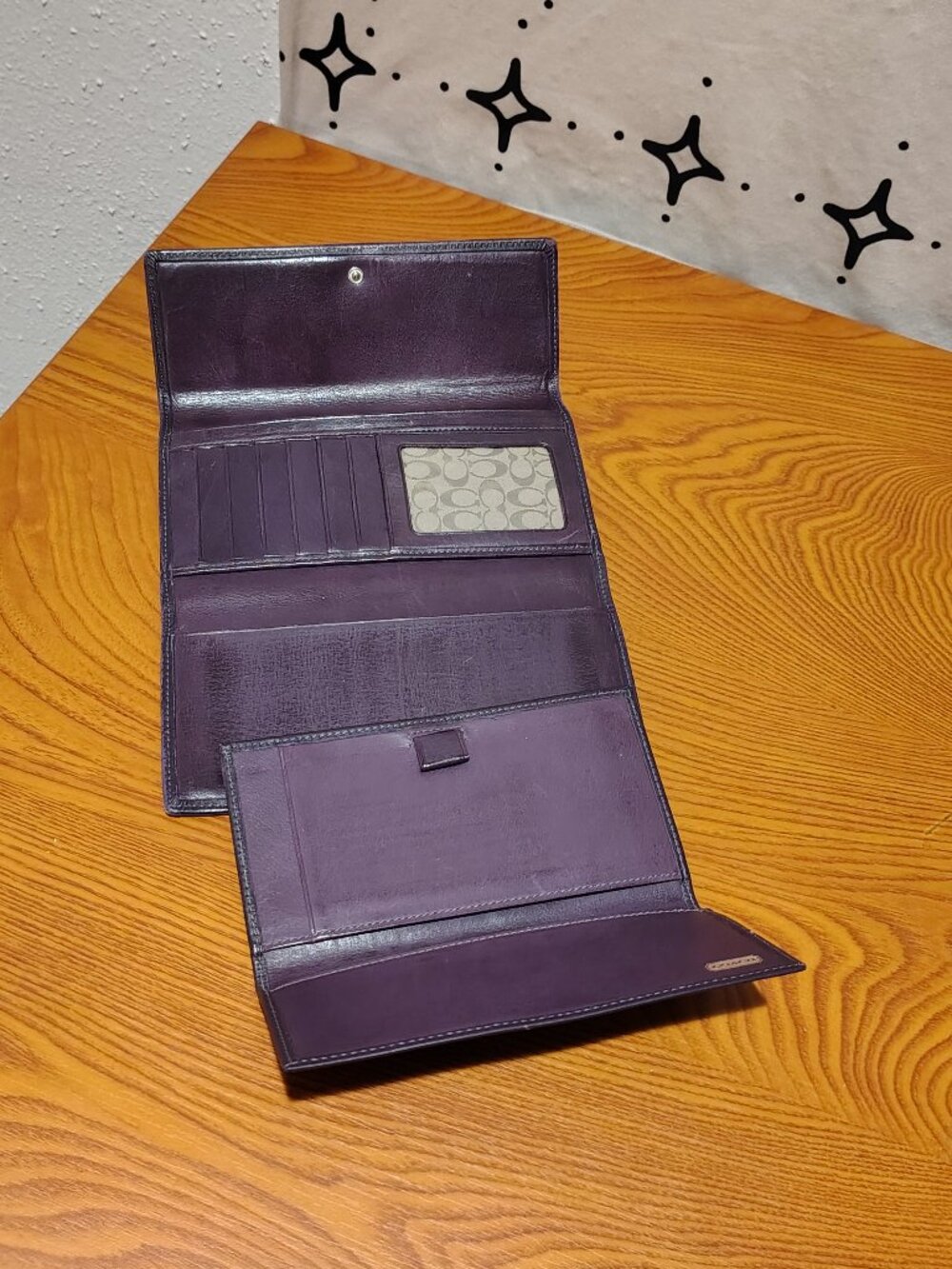 Vintage Coach Hampton Purple Leather Trifold Wallet - Picture 4 of 11